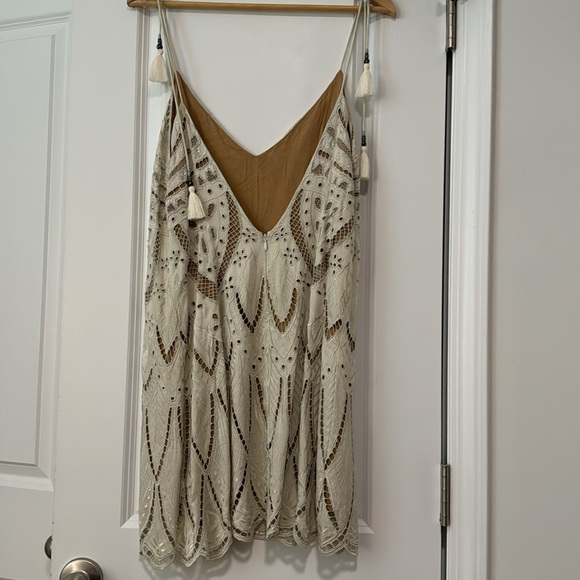 Small White Dress perfect for all things bridal! - Picture 4 of 5